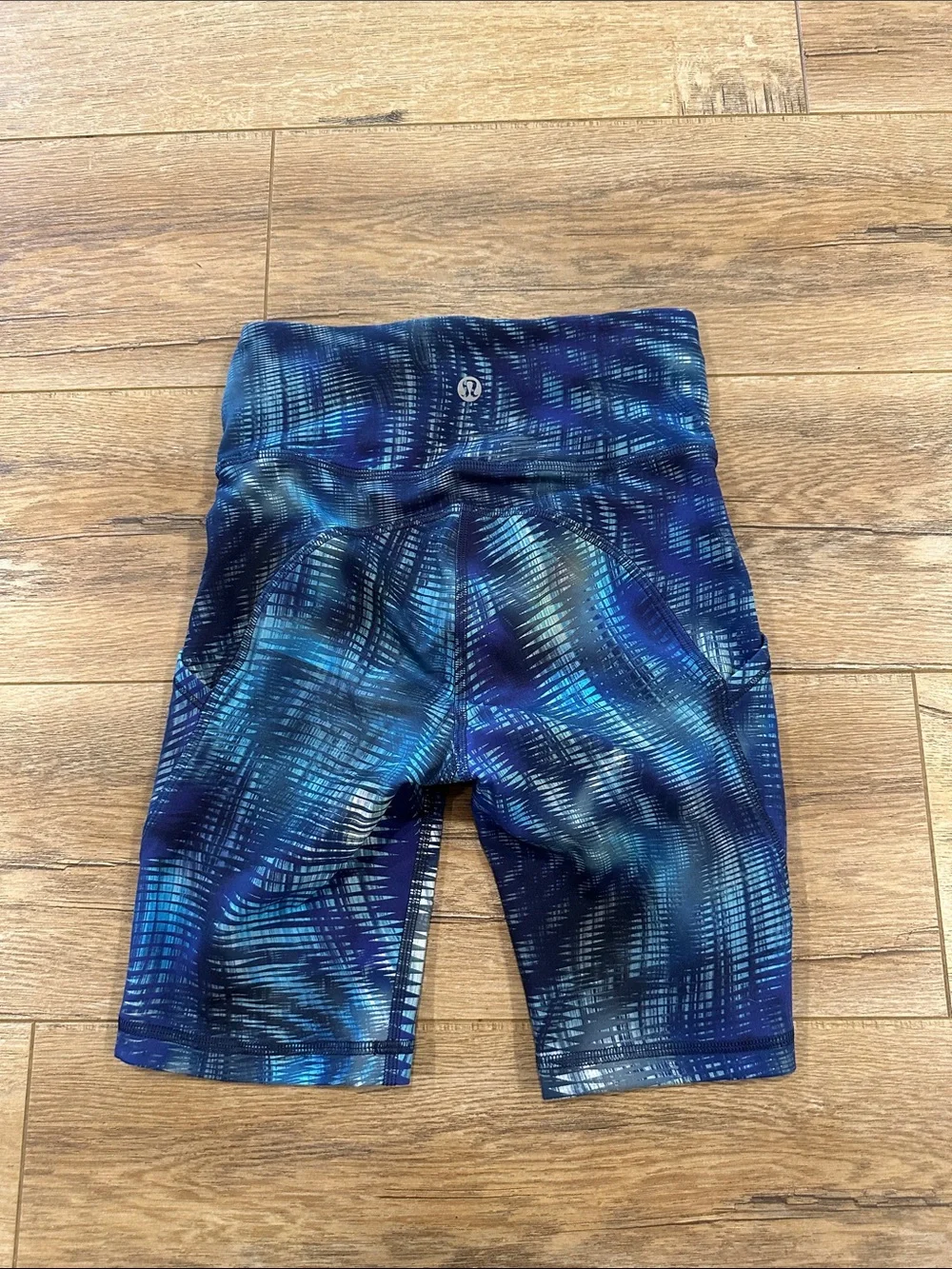 Lululemon Women’s Blue Patterned Athletic Bike Shorts